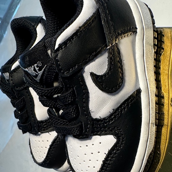 Nike Kids Black and White Sneakers 3C - Picture 9 of 11